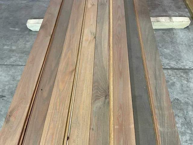 Douglas plank - met mes en groef 550x11,5x1,8 cm (20x) - afbeelding 2 van  6