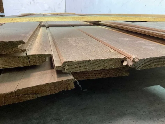 Douglas plank - met mes en groef 550x11,5x1,8 cm (20x) - afbeelding 4 van  6