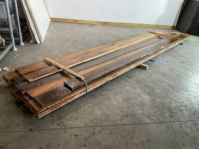 Douglas plank 450-600x18-21.5x3 cm (21x) - afbeelding 1 van  6