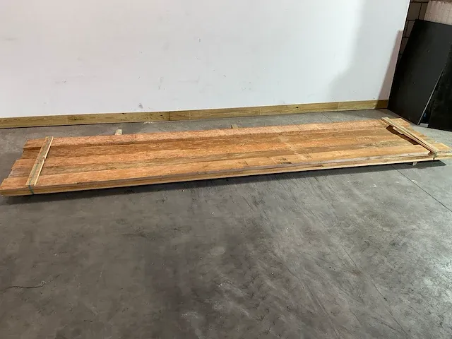 Douglas plank 450x17-20.5x3 cm (12x) - afbeelding 1 van  4