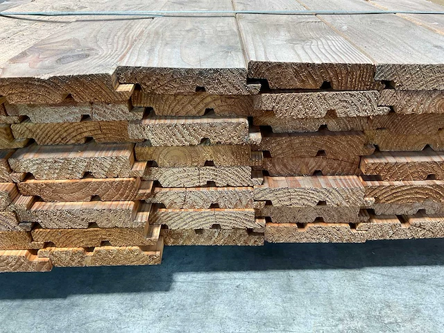 Douglas plank dubbel rhombus profiel 400x14x2,7 cm (54x) - afbeelding 6 van  7