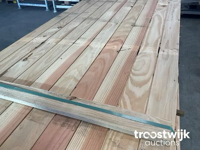 Douglas plank met mes -en groef verbinding 300x8.5x1.8 cm - afbeelding 2 van  4