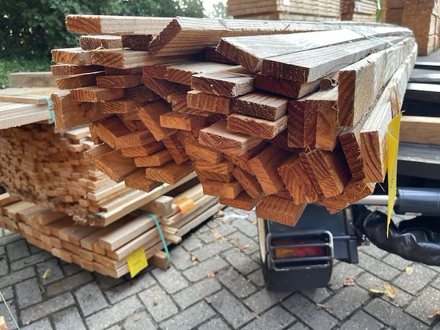 Douglas planken fijnbezaagd, 15x50mm, lengte 400cm - afbeelding 3 van  3