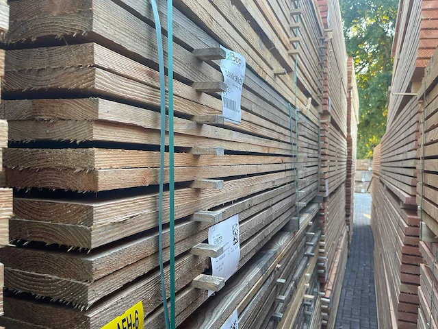 Douglas planken fijnbezaagd 3000x150x25mm (154x) - afbeelding 4 van  4