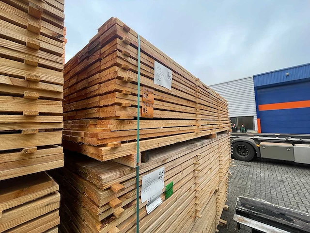 Douglas planken fijnbezaagd 3000x150x25mm (70x) - afbeelding 4 van  4