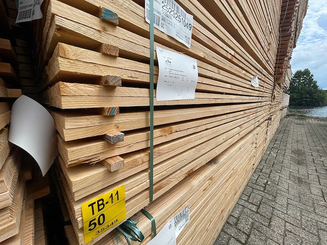 Douglas planken fijnbezaagd 3000x200x22mm (132x) - afbeelding 4 van  4