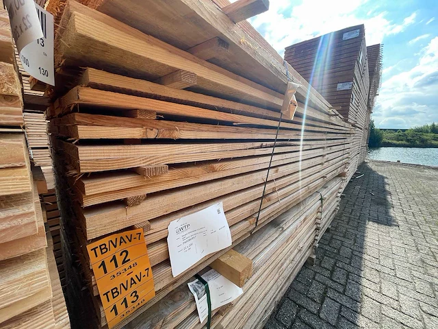 Douglas planken fijnbezaagd 3000x200x22mm (58x) - afbeelding 4 van  4