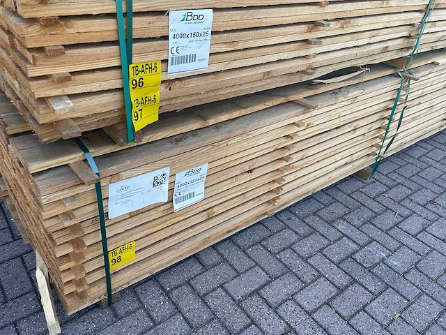 Douglas planken fijnbezaagd 4000x150x25mm (145x) - afbeelding 4 van  4