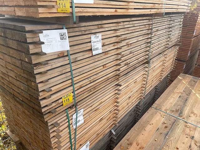 Douglas planken fijnbezaagd 4000x150x25mm (147x) - afbeelding 4 van  4