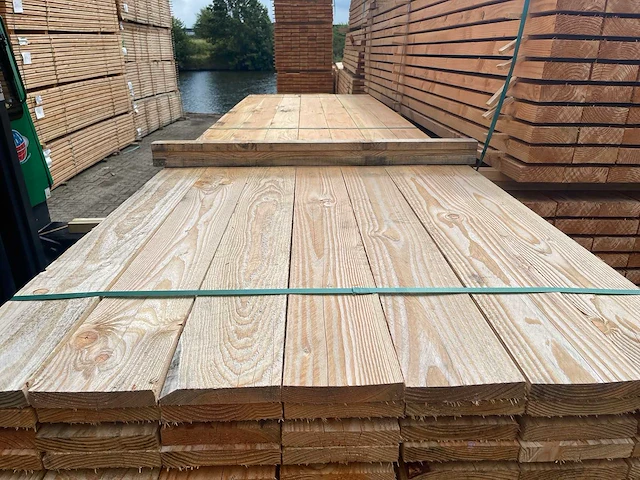 Douglas planken fijnbezaagd 4000x150x25mm (168x) - afbeelding 1 van  3