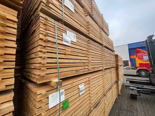 Douglas planken fijnbezaagd 4000x150x25mm (168x) - afbeelding 4 van  4