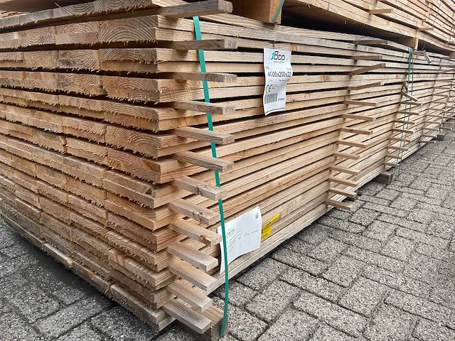 Douglas planken fijnbezaagd 4000x200x22mm (135x) - afbeelding 4 van  4