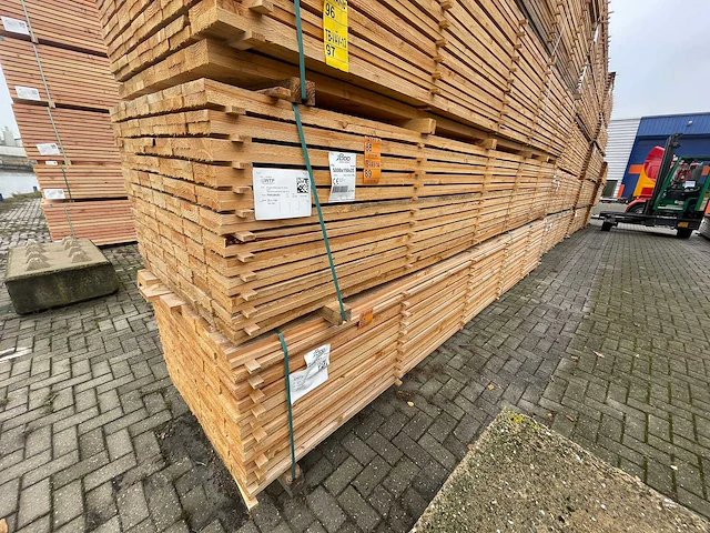Douglas planken fijnbezaagd 5000x150x25mm (84x) - afbeelding 4 van  4