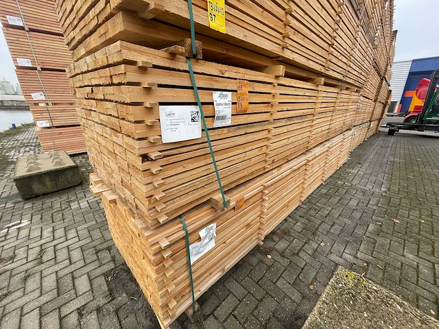 Douglas planken fijnbezaagd 5000x150x25mm (84x) - afbeelding 4 van  4