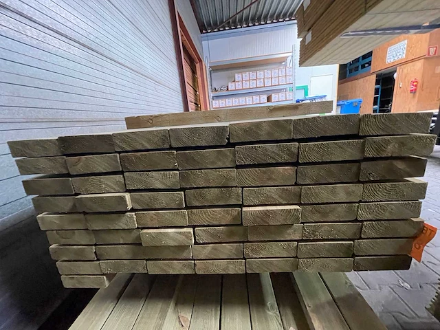Douglas planken geschaafd 3900-4200x150x47mm (83x) - afbeelding 3 van  3