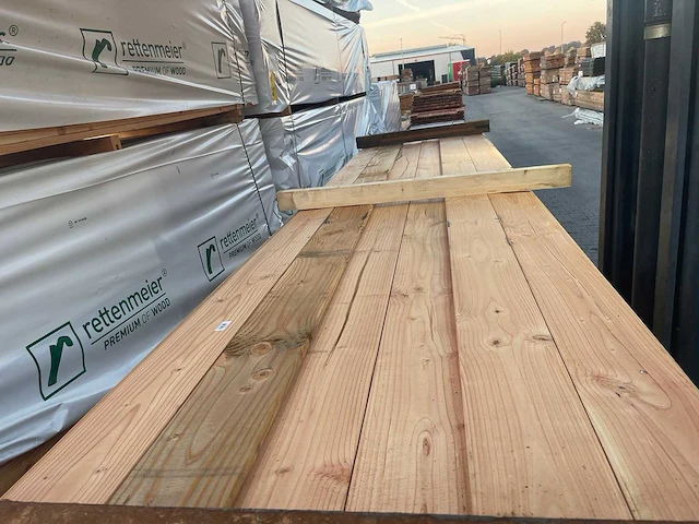 Douglas planken geschaafd 4000x145x18mm (100x) - afbeelding 1 van  3
