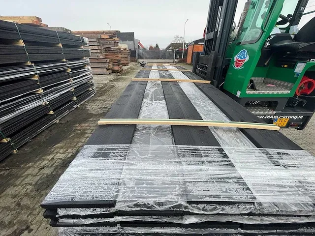 Douglas planken zwart gecoat 24x200mm, lengte 500cm (50x) - afbeelding 1 van  3