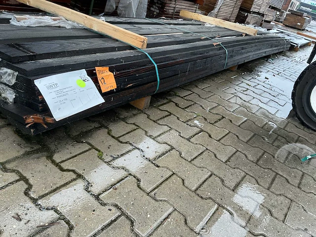Douglas planken zwart gespoten 22x150mm, lengte 500cm (42x) - afbeelding 3 van  3