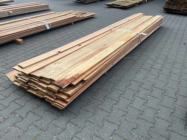Douglas rabatdeel (4000x143x18mm) (65x) - afbeelding 1 van  4