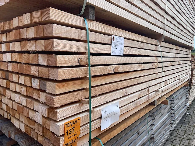 Douglas regels fijnbezaagd 4000x75x50mm (77x) - afbeelding 4 van  4