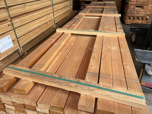 Douglas regels geschaafd 40x80mm, lengte 500cm (72x) - afbeelding 1 van  3
