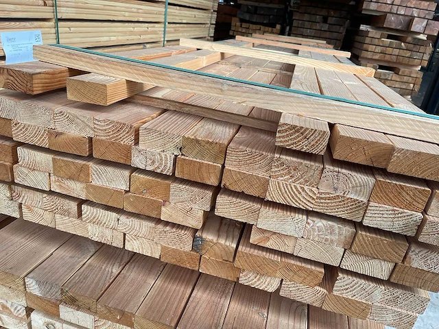 Douglas regels geschaafd 40x80mm, lengte 500cm (72x) - afbeelding 3 van  3