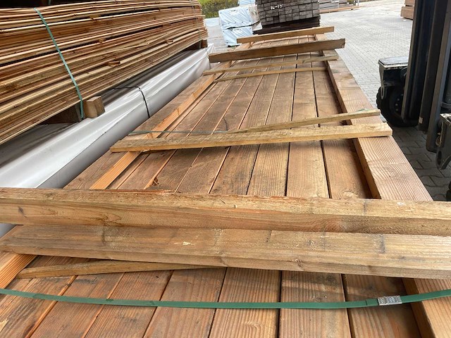 Douglas regels geschaafd 5000x100x40mm (65x) - afbeelding 1 van  3