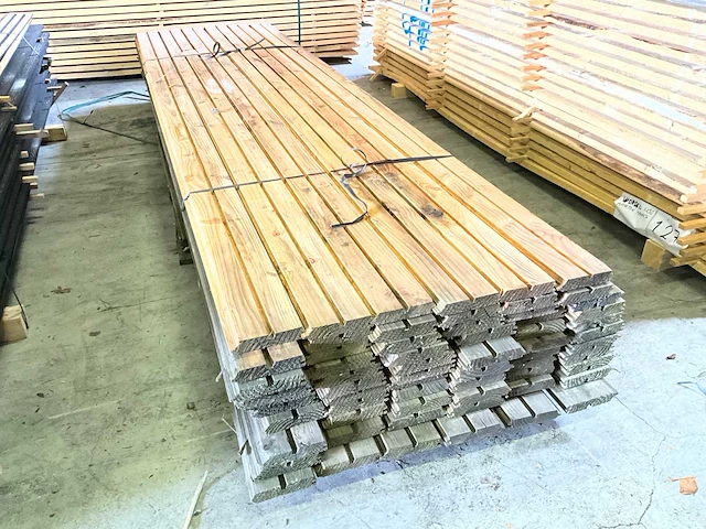 Douglas rhombusprofiel geschaafd 300x13,5x2,7 cm (70x) - afbeelding 1 van  3