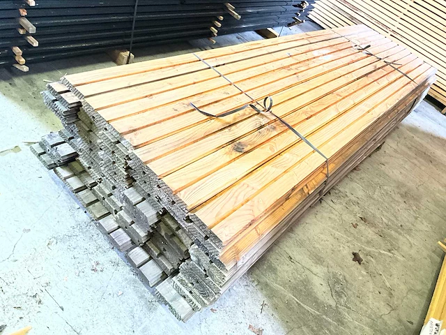 Douglas rhombusprofiel geschaafd 300x13,5x2,7 cm (70x) - afbeelding 3 van  3