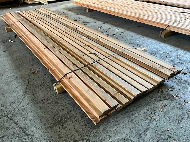 Douglas rhombusprofiel geschaafd 300x14,5x2,7 cm (8x) - afbeelding 2 van  4