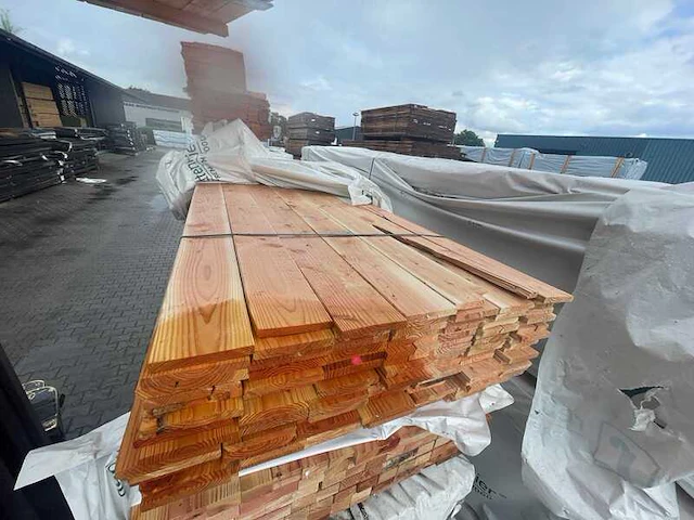 Douglas schuttingplanken geschaafd 18x145mm, lengte 400cm - afbeelding 1 van  3