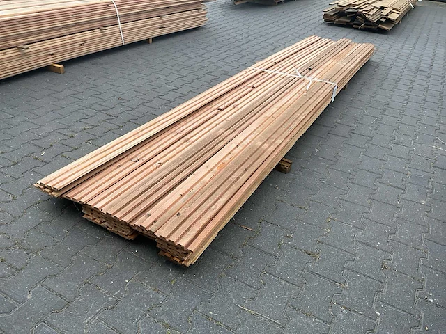Douglas triple rhombus (4000x143x18mm) (32x) - afbeelding 1 van  5