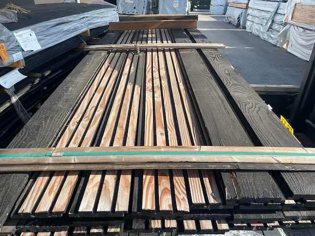 Douglas triple rhombus zwarte kern 5000x142x22mm (23x) - afbeelding 1 van  3