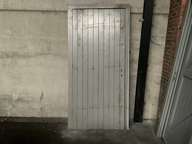 Douglas tuindeur in kozijn grijs 215x110 cm - afbeelding 1 van  3