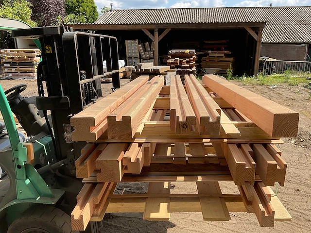 Douglas tuinpaal met inkeping 240x12x12 cm (12x) - afbeelding 4 van  4