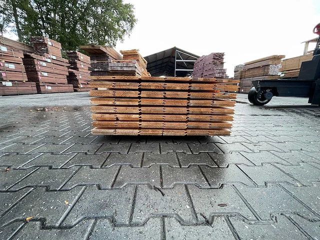 Douglas veer en groef 18x145mm, lengte 400cm (138x) - afbeelding 3 van  4