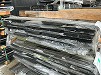 Douglas veer en groef 18x185mm zwart gespoten, lengte 500cm (54x) - afbeelding 1 van  3