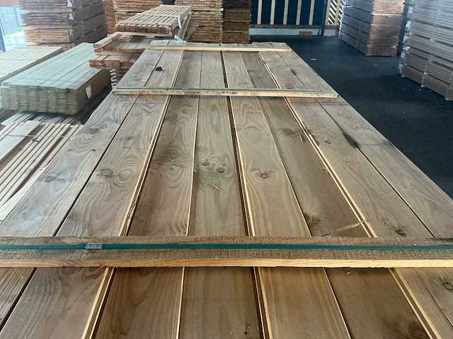 Douglas veer en groef 3000x145x18mm (100x) - afbeelding 1 van  3
