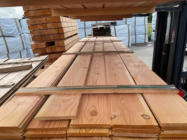 Douglas veer en groef 4000x190x18mm (91x) - afbeelding 1 van  3