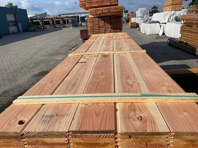 Douglas veer en groef breed 4000x195x18mm (130x) - afbeelding 1 van  3