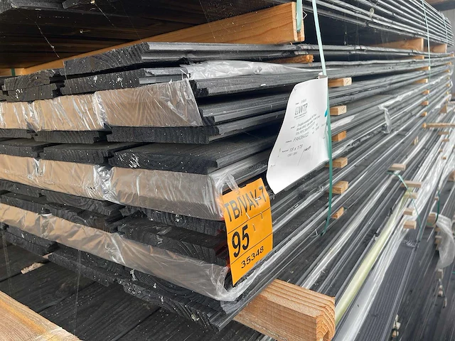 Douglas veer en groef zwart gecoat 3000x178x18mm (130x) - afbeelding 2 van  3