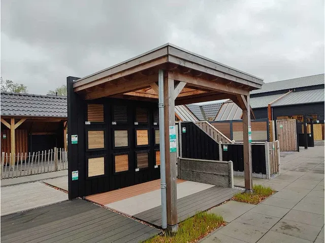 Douglas veranda met lichtstraat - afbeelding 1 van  7