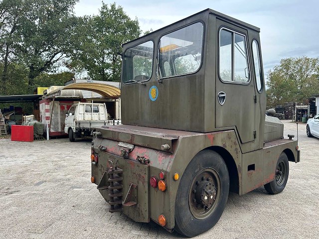 Douglas vliegtuigtrekker – militair legervoertuig t-62-dxl - afbeelding 10 van  14