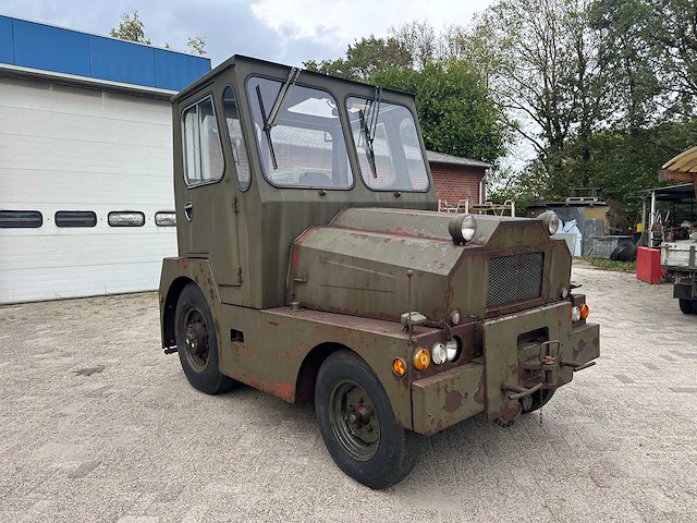 Douglas vliegtuigtrekker – militair legervoertuig t-62-dxl - afbeelding 12 van  14