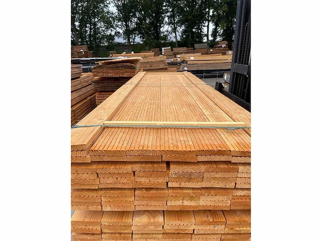 Douglas vlonderplanken 4000x145x28mm (124x) - afbeelding 1 van  3