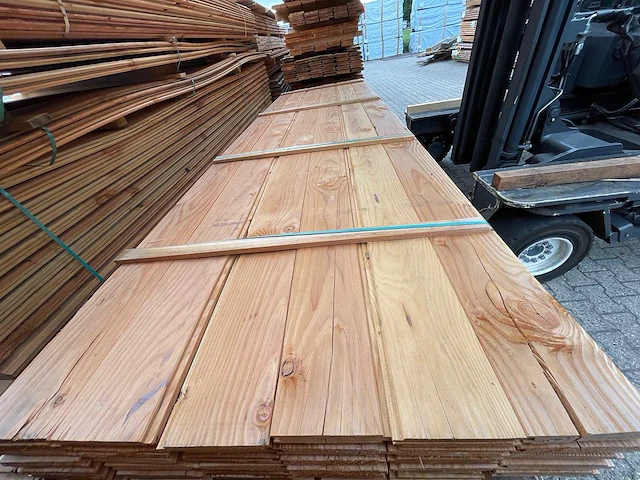 Douglas wisselsponning/halfhoutsrabat 4000x175x18mm (172x) - afbeelding 1 van  3
