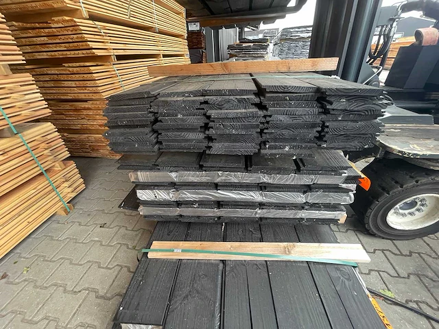 Douglas wisselsponning/halfhoutsrabat zwart gecoat 3000x190x18mm (130x) - afbeelding 3 van  3