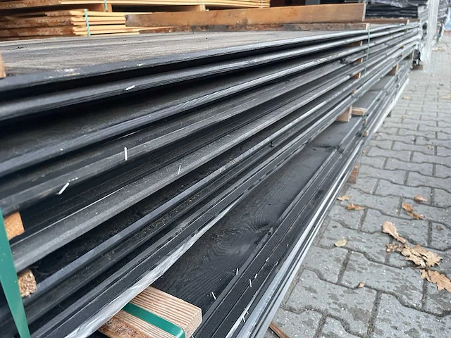 Douglas wisselsponning/halfhoutsrabat zwart gecoat 4000x90x18mm (50x) - afbeelding 2 van  3