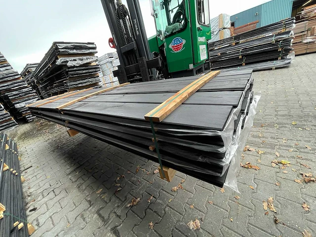 Douglas wisselsponning/halfhoutsrabat zwart gecoat 6000x185x18mm (36x) - afbeelding 2 van  3