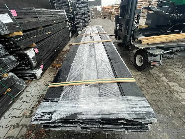 Douglas zweeds rabat 23x180mm, lengte 450cm (54x) - afbeelding 1 van  3